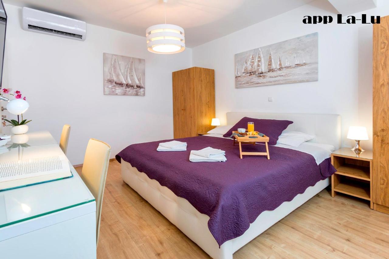 Apartamento Pula Centar LaLu - free garage Exterior foto