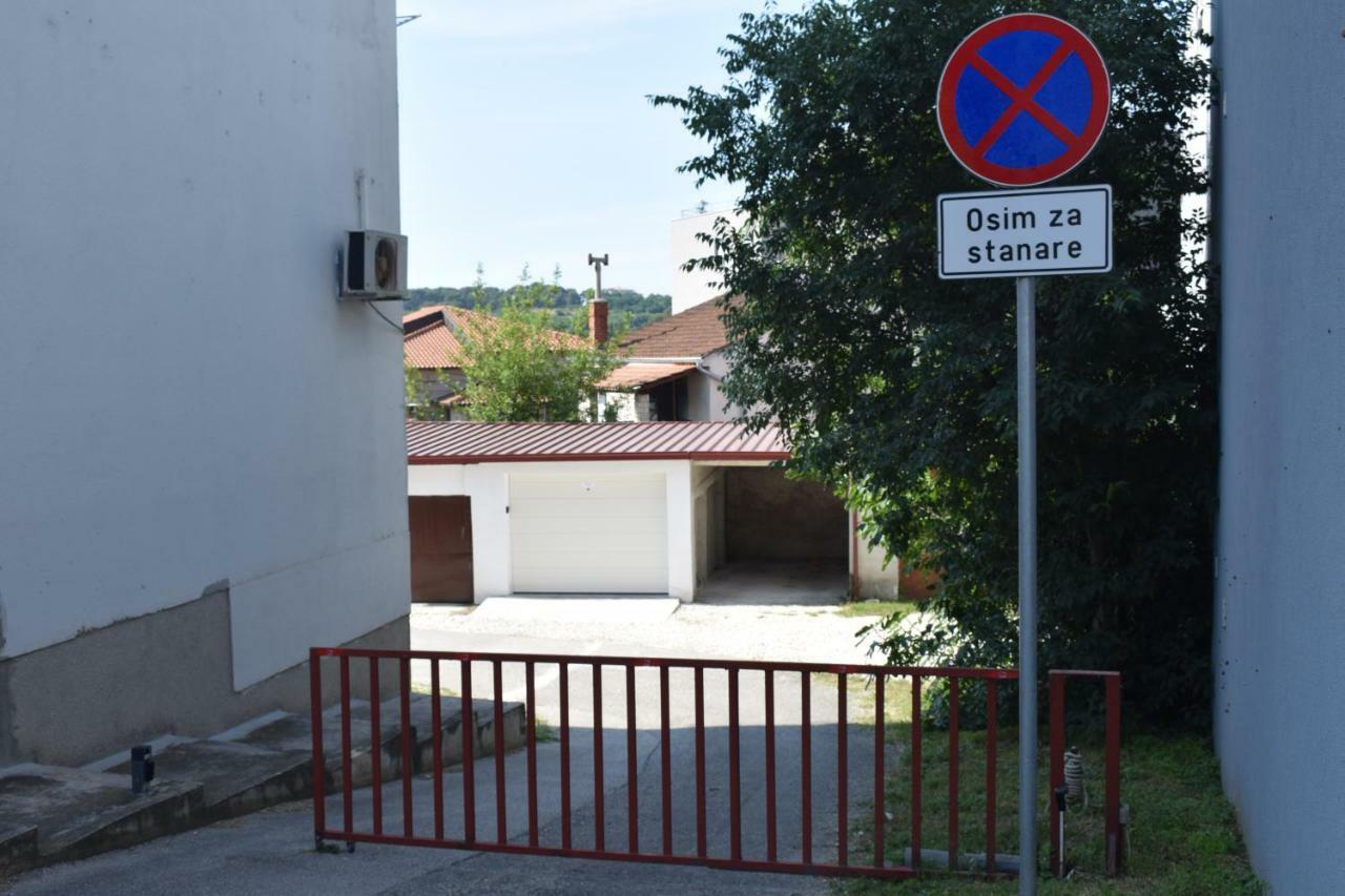 Apartamento Pula Centar LaLu - free garage Exterior foto